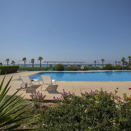 Larnaca Sunshore Beachfront Suite Oroklini Zimmer foto