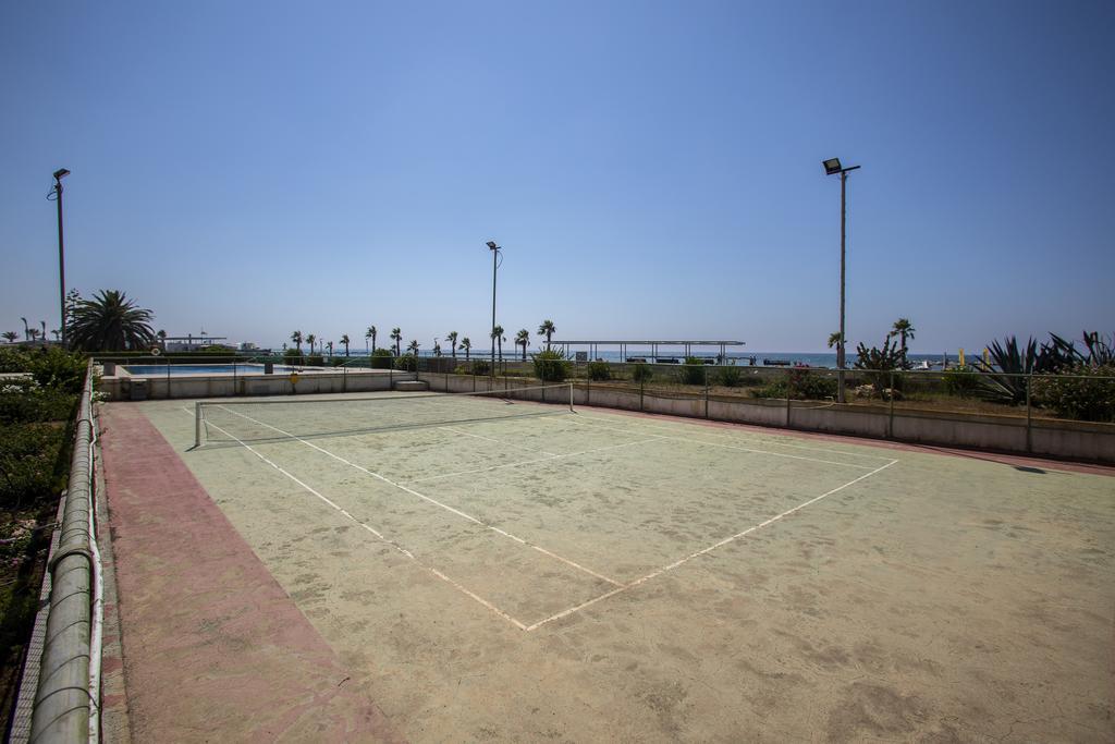 Larnaca Sunshore Beachfront Suite Oroklini Zimmer foto
