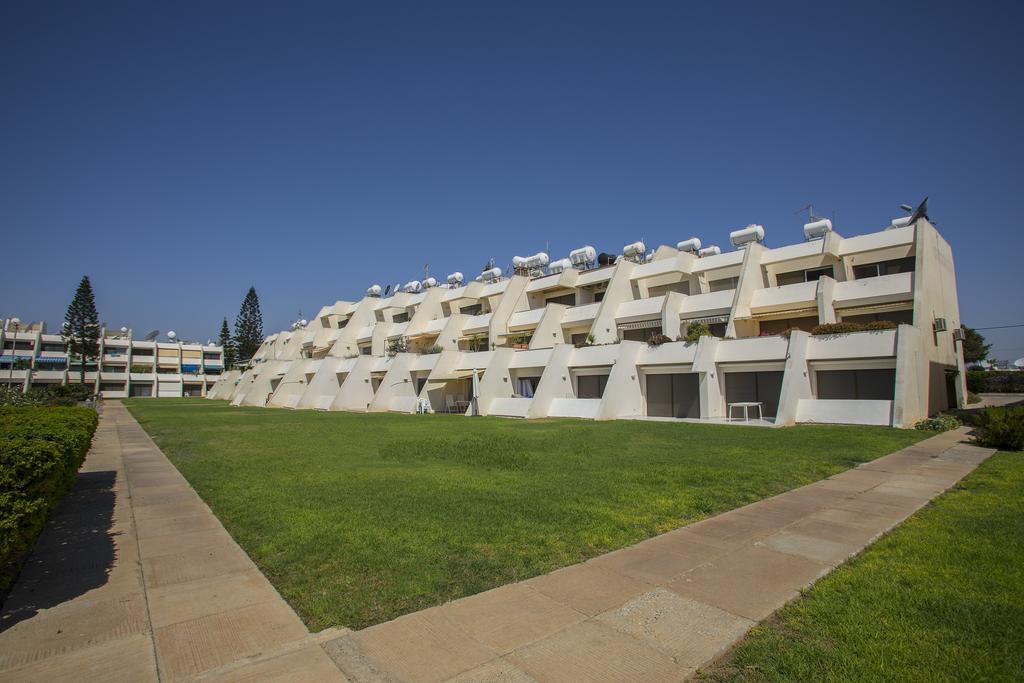 Larnaca Sunshore Beachfront Suite Oroklini Zimmer foto