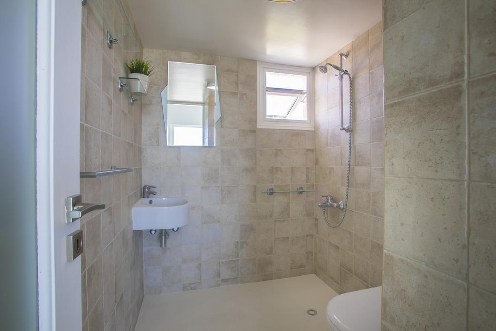 Larnaca Sunshore Beachfront Suite Oroklini Zimmer foto